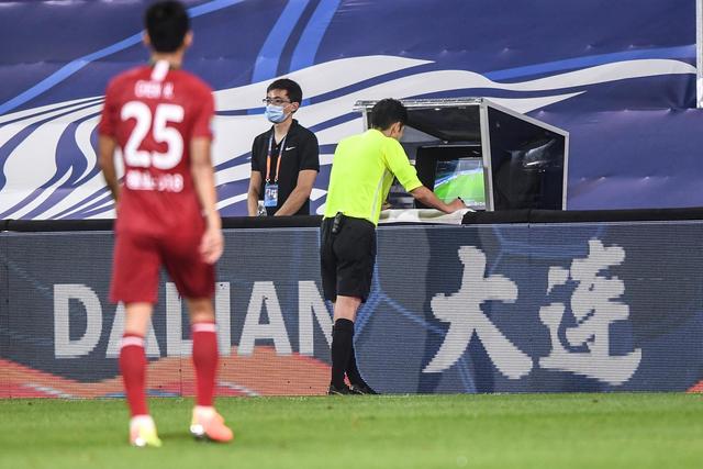 广东宏远最新动向：核心官宣离队，05后小将转投NBL，徐杰捧场杜锋